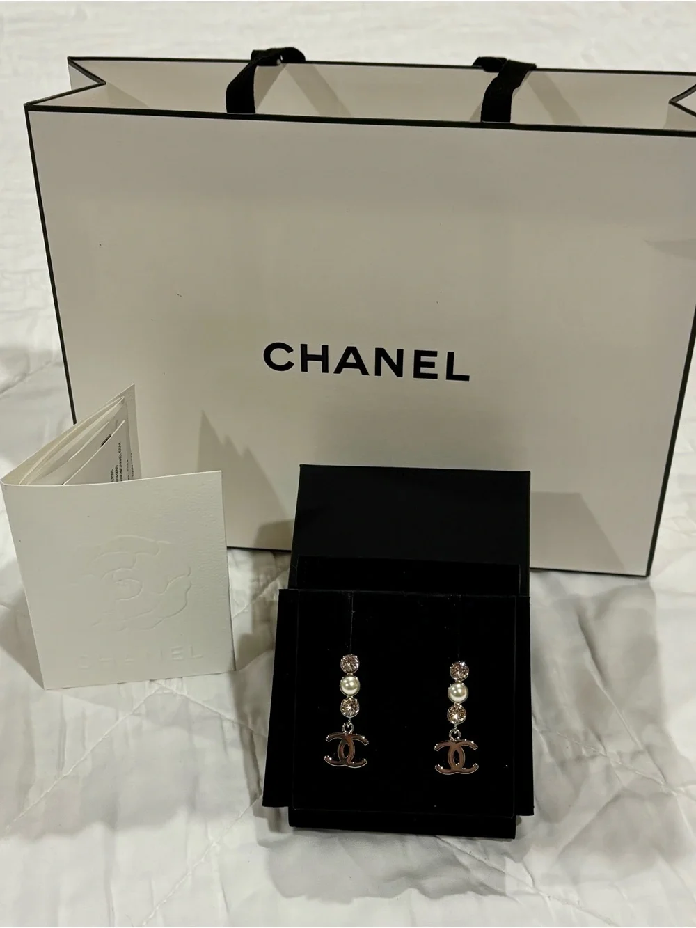 CHANEL White Pearl and Silver CC Drop Earrings